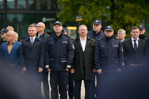 Na zdjęciu zbliżenie na gości uroczystości