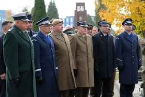 Na zdjęciu przedstawiciele służb mundurowych.