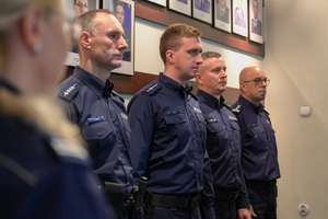 Na zdjęciu nagrodzeni policjanci.