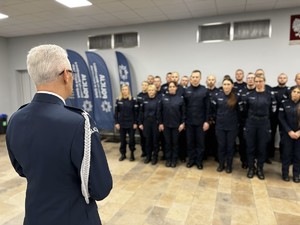 Na zdjęciu policjanci podczas zakończenia 2 edycji kursu aspiranckiego.