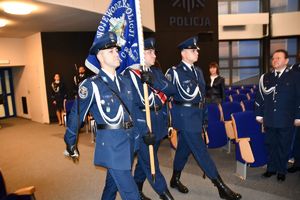 Na zdjęciu widzimy wprowadzenia sztandaru Komendy Wojewódzkiej Policji w Katowicach