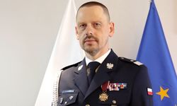 zdjęcie kolorowe przedstawia Komendanta Wojewódzkiego Policji