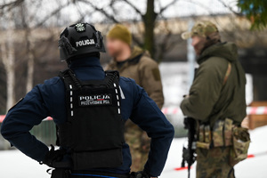 policjanci podczas szkolenia minersko-pirotechnicznego