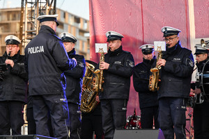 Na zdjęciu Orkiestra Muzyczna Śląskiej Policji występująca na scenie