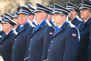 zbliżenie na komendantów miejskich i powiatowych biorących udział w uroczystości