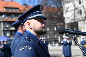 zbliżenie na lektora uroczystości