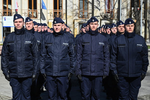 zdjęcie kompanii policjantów składających ślubowanie