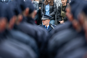 Na zdjęciu oficer Policji