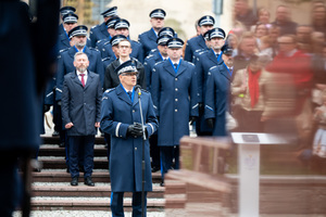 Na zdjęciu przemawiający Komendant  Wojewódzki Policji w Katowicach.