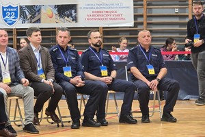 Na zdjęciu skład jury składający się z umundurowanych funkcjonariuszy Policji