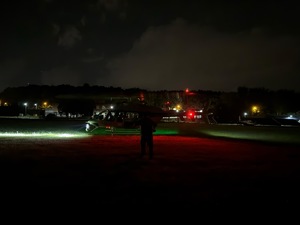 helikopter nocą