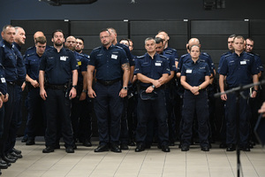 na kolorowym zdjęciu widoczni funkcjonariusze Policji podczas zawodów Dzielnicowy Roku 2025