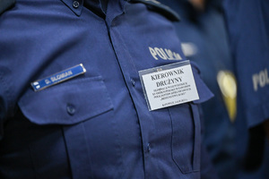 na kolorowym zdjęciu widoczni funkcjonariusze Policji podczas zawodów Dzielnicowy Roku 2025
