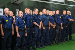 na kolorowym zdjęciu widoczni funkcjonariusze Policji podczas zawodów Dzielnicowy Roku 2025