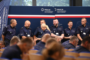 Na kolorowym zdjęciu widoczny przebieg zawodów Dzielnicowy Roku 2025
