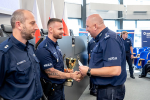 Na kolorowym zdjęciu widoczny przebieg zawodów Dzielnicowy Roku 2025