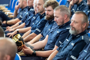 Na kolorowym zdjęciu widoczny przebieg zawodów Dzielnicowy Roku 2025