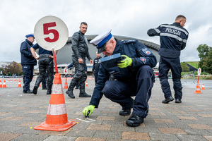 Zdjęcie policjantów w trakcie konkursu