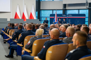 Zdjęcie ukazuje uczestników uroczystości