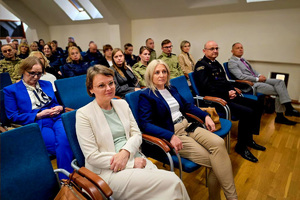 Zdjęcie grona osób uczestniczących w seminarium