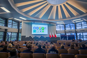 Zdjęcie ukazujące sale szkoleniową wraz z uczestnikami