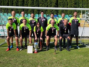 zdjęcie drużyny biorącej udział w zawodach