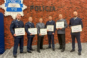 Zdjęcie nagrodzonych policjantów