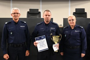 zdjęcie przedstawia laureatów konkursu