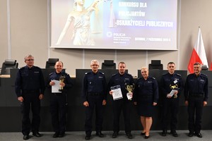 zdjęcie przedstawia laureatów konkursu