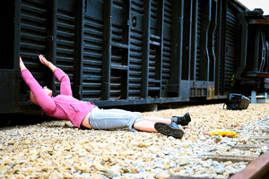 zdjęcie przedstawia manekina imitującego ofiarę katastrofy.