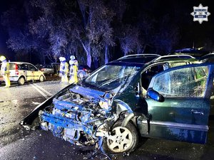 zdjęcie przedstawia miejsce wypadku drogowego