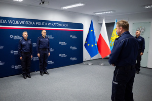 Zastępca Komendanta Wojewódzkiego Policji w Katowicach przemawia do nowych zastępców