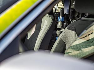 wnętrze nowego radiowozu