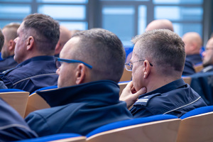 policjanci podczas narady kierownictwa wydziałów ruchu drogowego