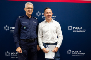 Komendant Wojewódzki Policji w Katowicach oraz uczestnik konferencji Policja dla dostępności - siła determinacji w drodze do sukcesu