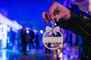 zdjęcie przedstawia zbliżenie na ozdobę świąteczną