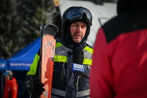 Policjant podczas udzielania wywiadu