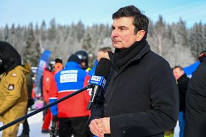 Na zdjęciu Wojewoda Śląski podczas przemówienia