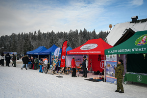 zdjęcie przedstawia stoiska profilaktyczne