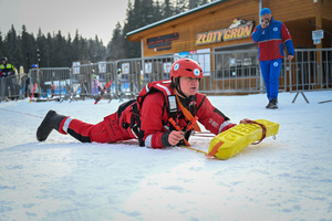Ratownik podczas pokazu ratunkowego