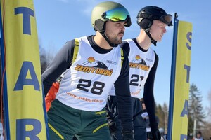 Zbliżenie na uczestników zawodów z numerami 27 i 28