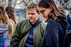 Na kolorowym zdjęciu uczestnicy spotkania