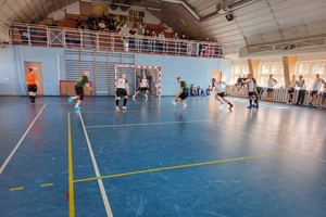 Kolejne ujęcie z meczu piłki halowej.