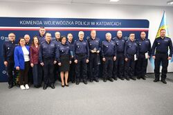 zdjęcie grupowe uczestników uroczystości