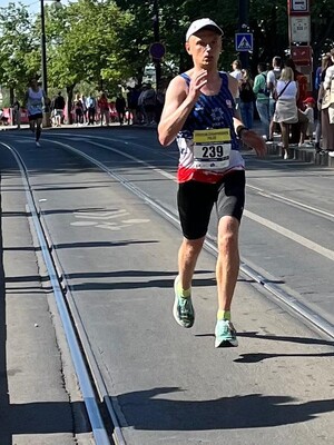Uczestnicy maratonu podczas biegu.