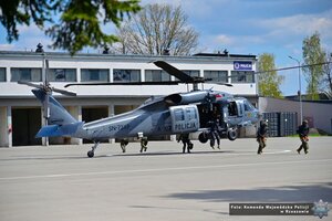 Zdjęcie przedstawia śmigłowiec Black Hawk