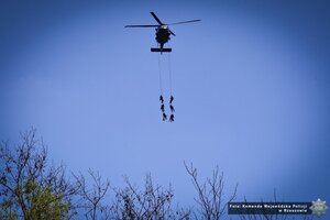 Zdjęcie przedstawia śmigłowiec Black Hawk