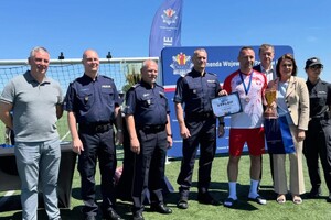 zdjęcie grupowe reprezentacji Policji w piłce nożnej