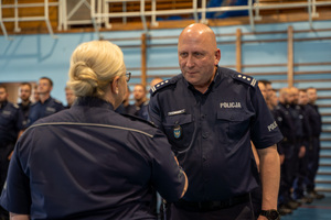 Komendant wita się z Panią Naczelnik