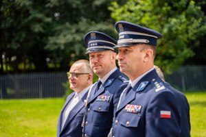 Na zdjęciu widoczny jest Zastępca Komendanta Wojewódzkiego Policji w Katowicach wraz z zaproszonym gośćmi